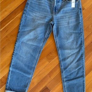 NWT! Old Navy Light Blue mid rise Boyfriend Jeans size 4